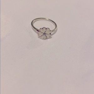 Pandora white enamel daisy ring